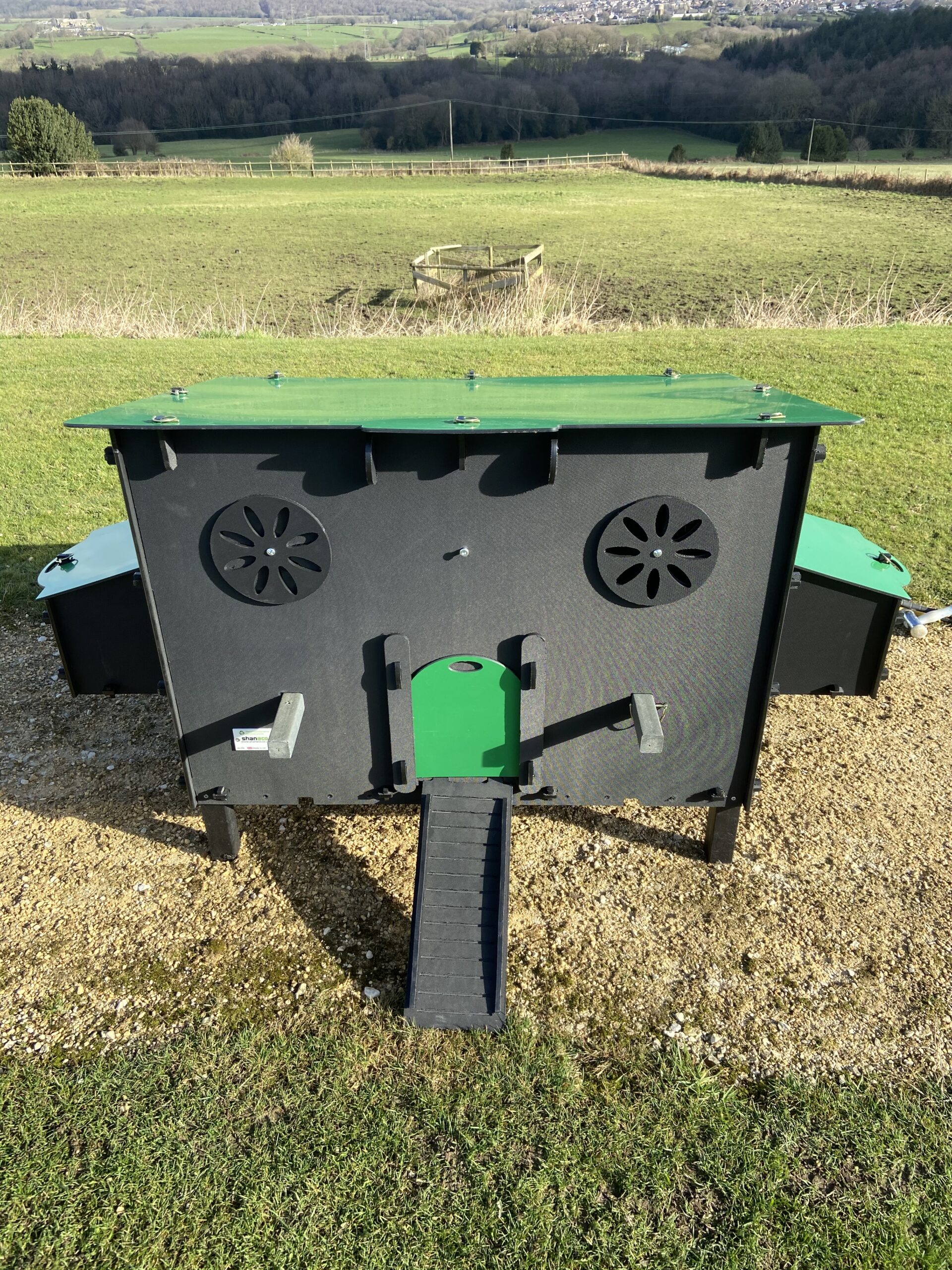 large chicken house 8-10 capacity
